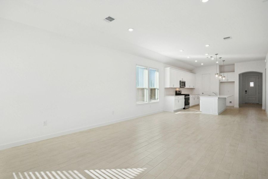 Spacious, unfurnished interior of a new home in Windcress, Cove (Image 14).