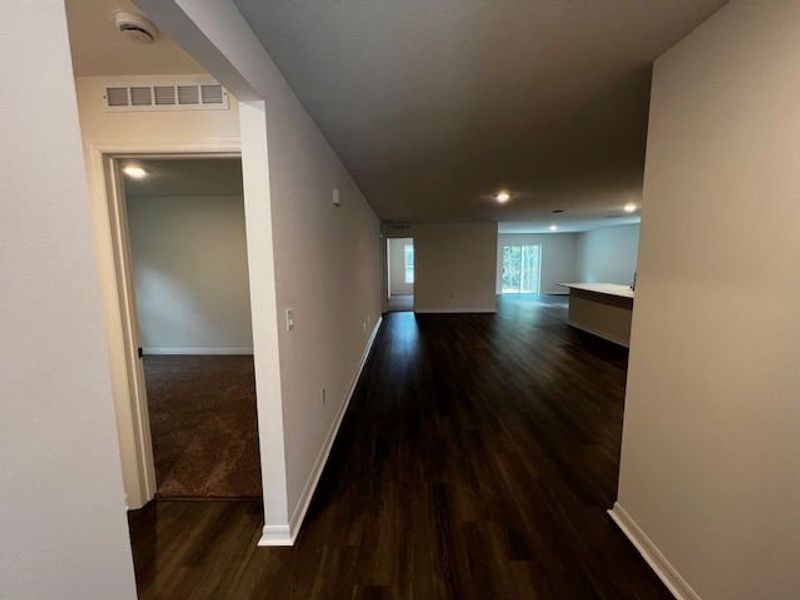 Spacious, unfurnished interior of a new home in Citrus Springs, Citrus Springs (Image 7).