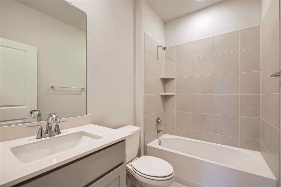 Image 25 of a home in The Estates Collection at Overland Grove.