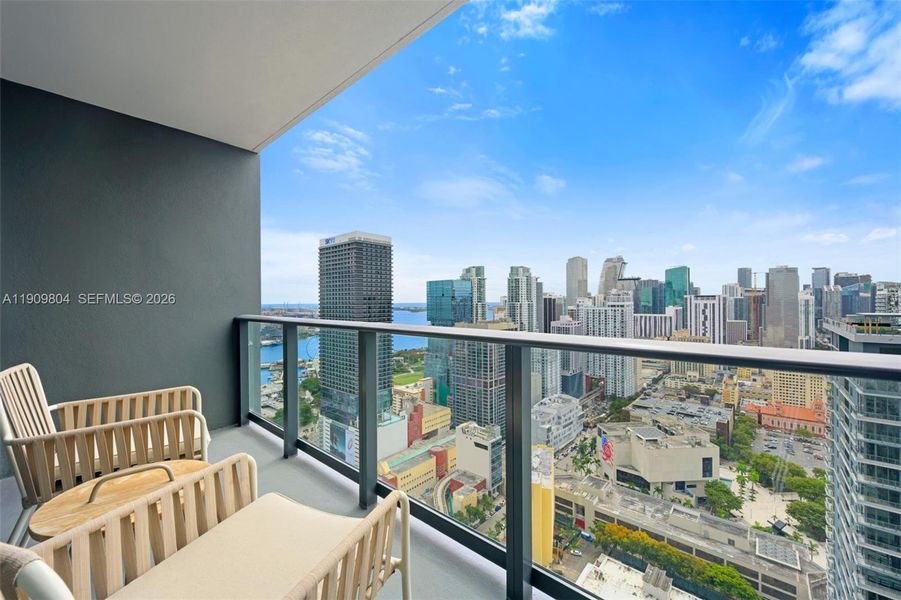 Condo located in Miami, FL showcasing its design and architecture (Image 13).