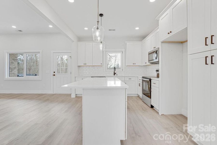 Furnished interior view inside a new home in , Dallas (Image 8).