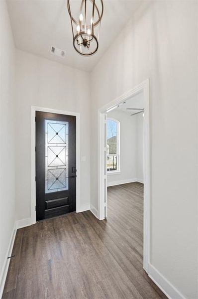 Spacious, unfurnished interior of a new home in Dove Hollow, Waxahachie (Image 18).