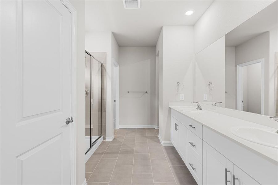 Image 33 of a home in Stratton Place.