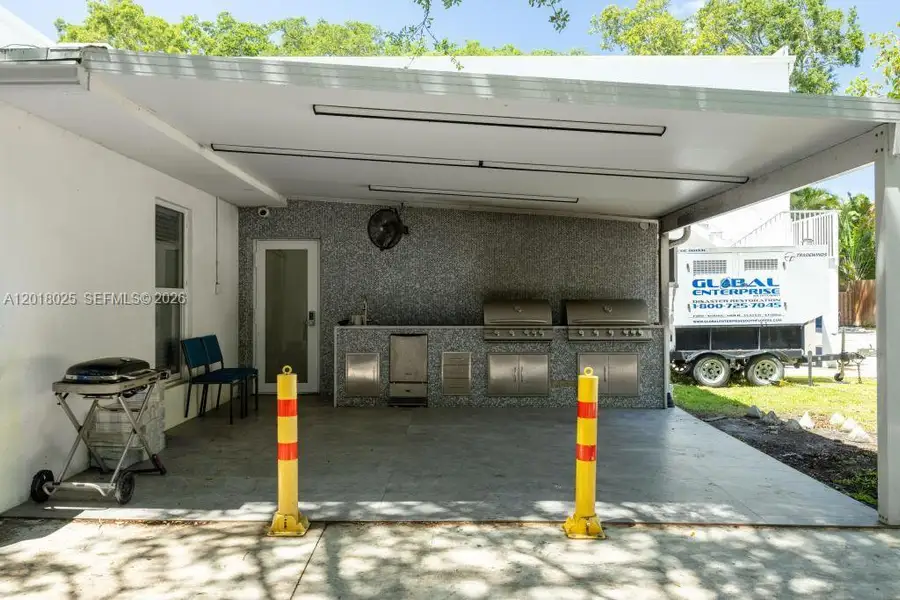 Outdoor Kitchen