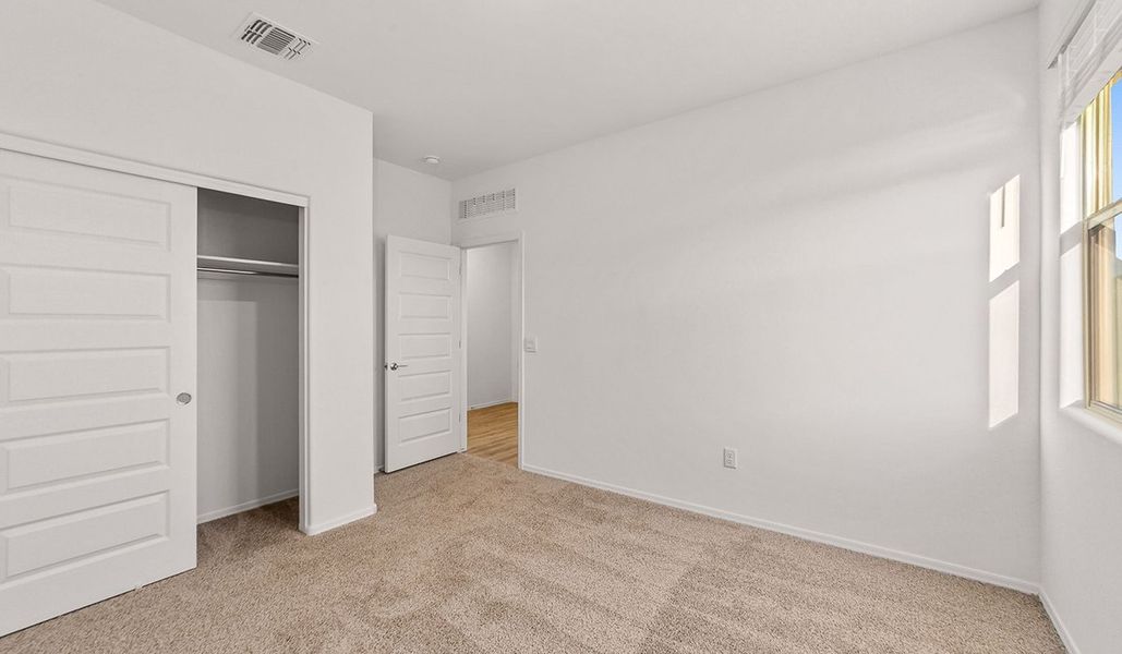 Representative unfurnished interior of a home built from the Dalea by D.R. Horton in Barnett Village, Marana (Image 44).