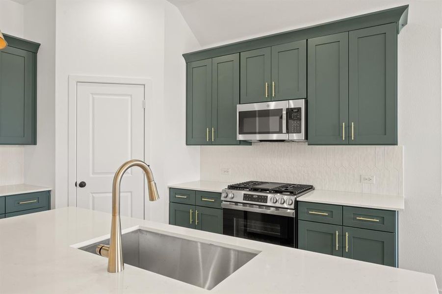 18_661 Tyronza- Kitchen-6