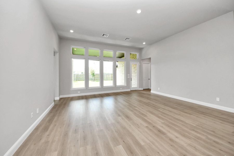 Spacious, unfurnished interior of a new home in ARTAVIA: Hilltop Collection, Conroe (Image 35). Spacious, unfurnished interior of a new home in ARTAVIA: Hilltop Collection, Conroe (Image 35).