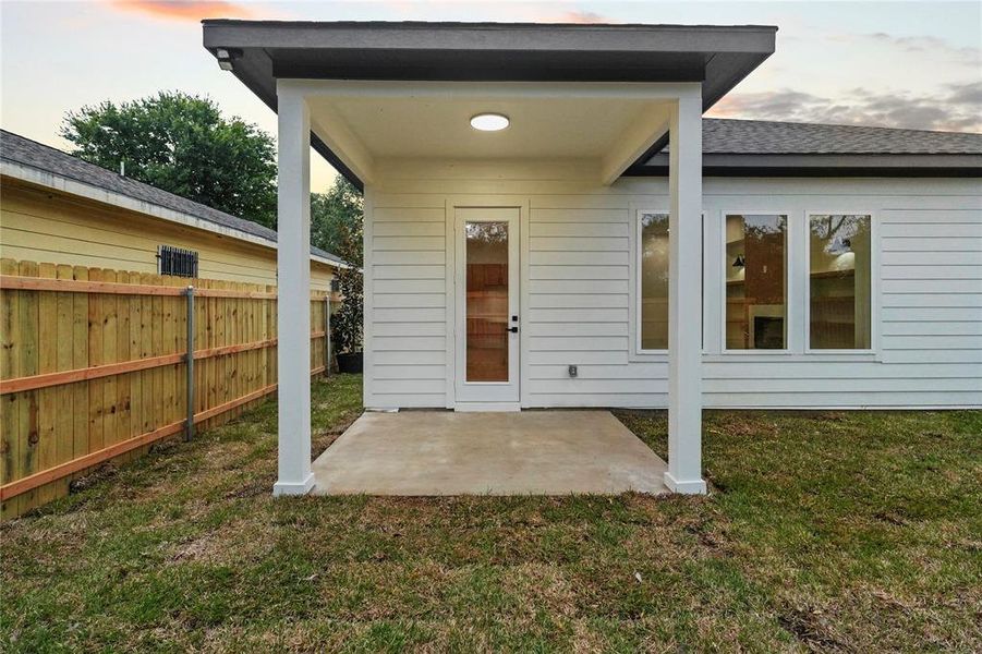 Exterior details and patio area of a home in , Dallas (Image 22).