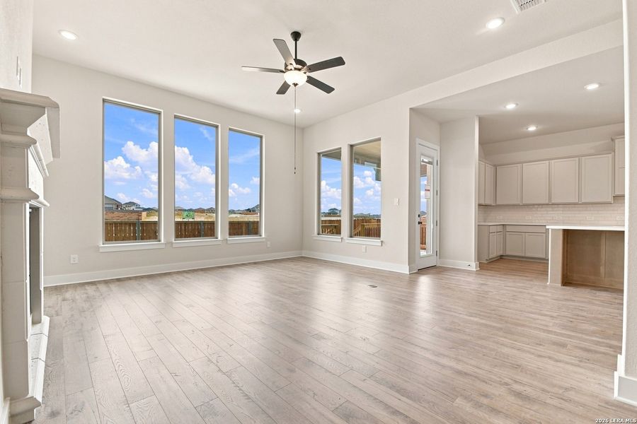 Spacious, unfurnished interior of a new home in Legacy at Lake Dunlap, New Braunfels (Image 23). Spacious, unfurnished interior of a new home in Legacy at Lake Dunlap, New Braunfels (Image 23).