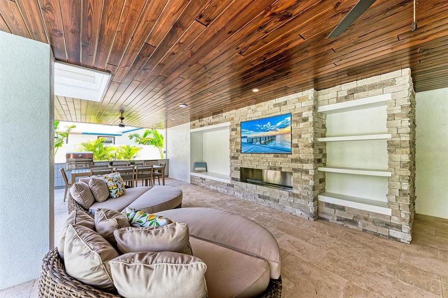 Exterior details and patio area of a home in , Holmes Beach (Image 31).