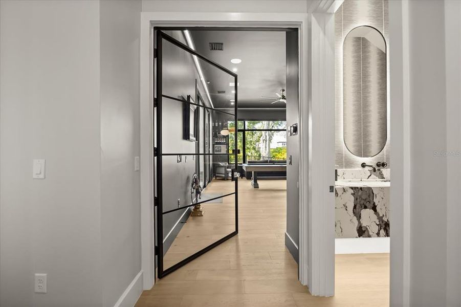 Furnished interior view inside a new home in , Gotha (Image 38).