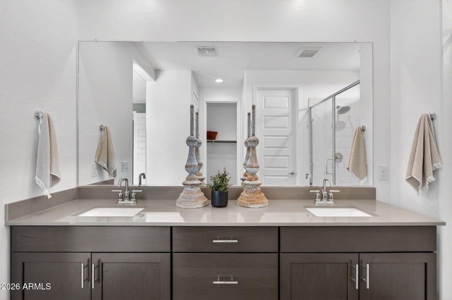 26-web-or-mls-509953 Dutchman Dr