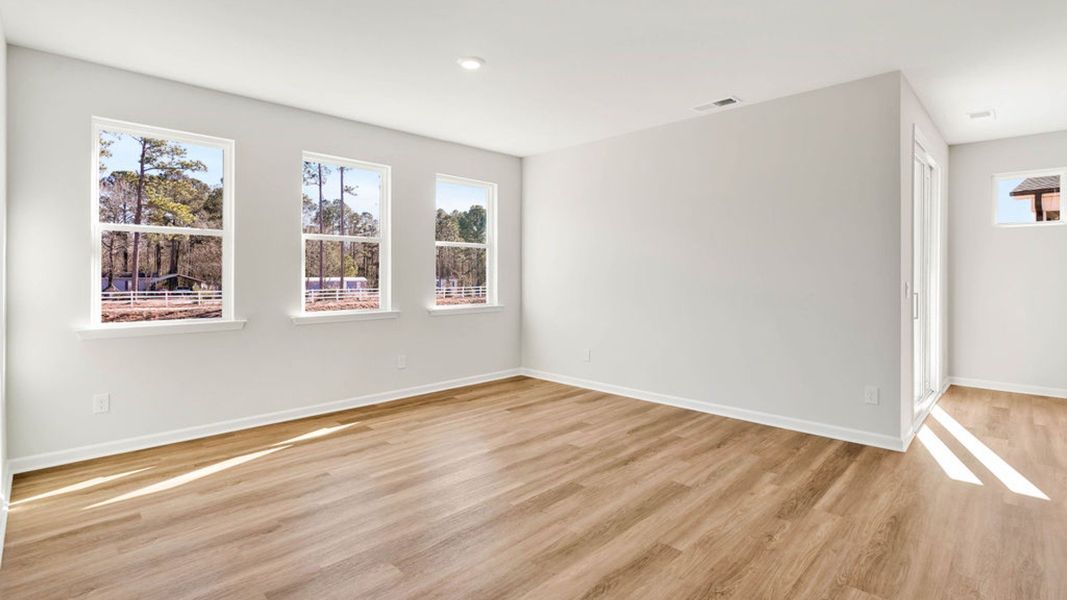 Spacious, unfurnished interior of a new home in Grayson Park, Leland (Image 21).