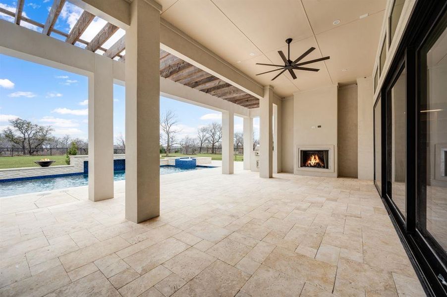 Exterior details and patio area of a home in Fleming Pointe, Fort Worth (Image 27).