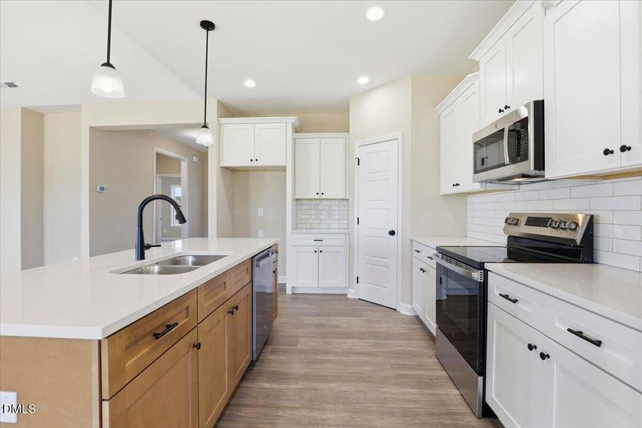 20-3711 Drew Farmer Rd-20