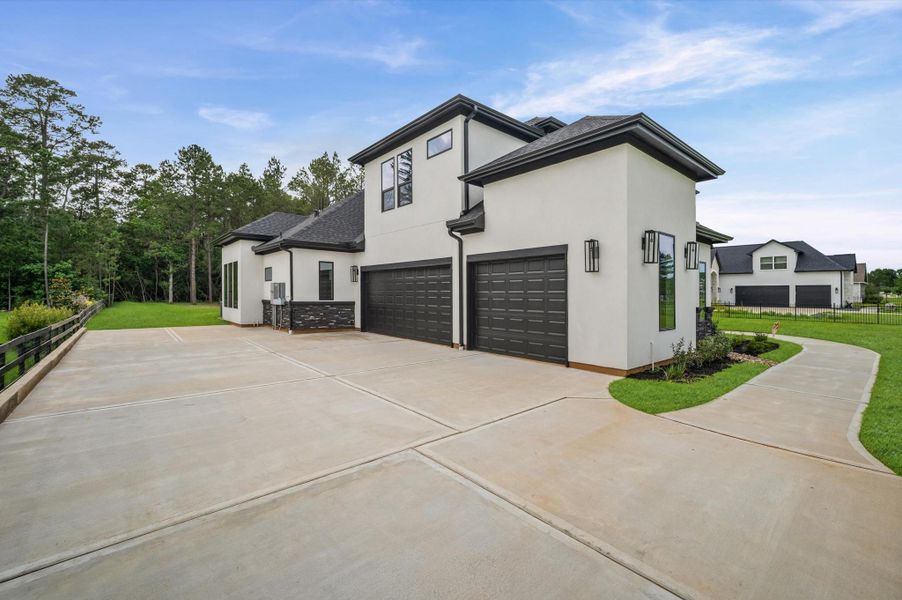 3 CAR GARAGE     22X34