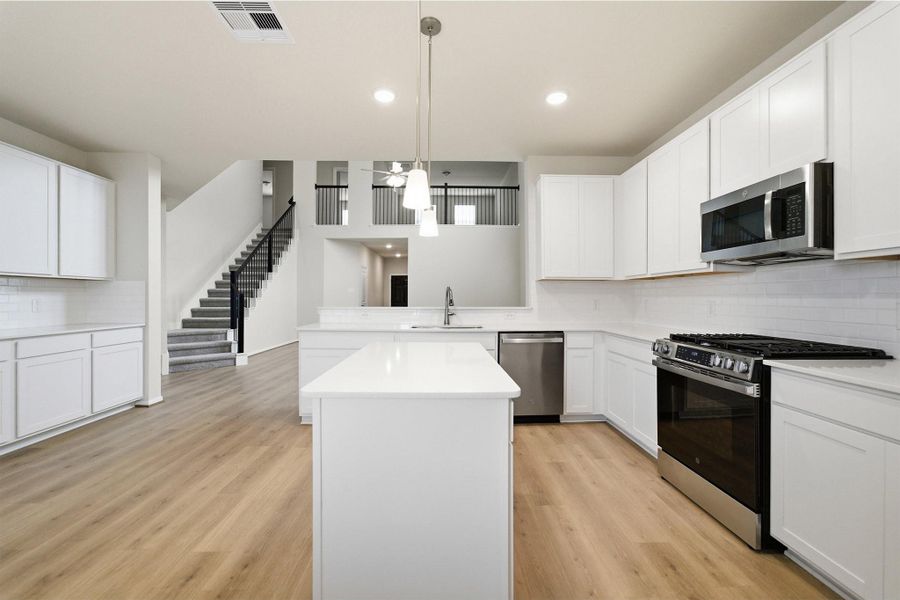 Furnished interior view inside a new home in Pearlbrook, Texas City (Image 8).