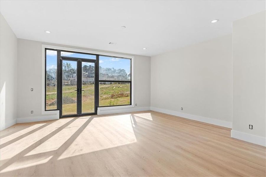 Spacious, unfurnished interior of a new home in , Marietta (Image 55).