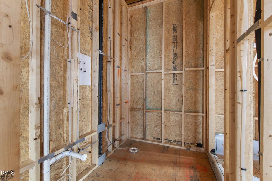 1500 Scales St Guest Bathroom