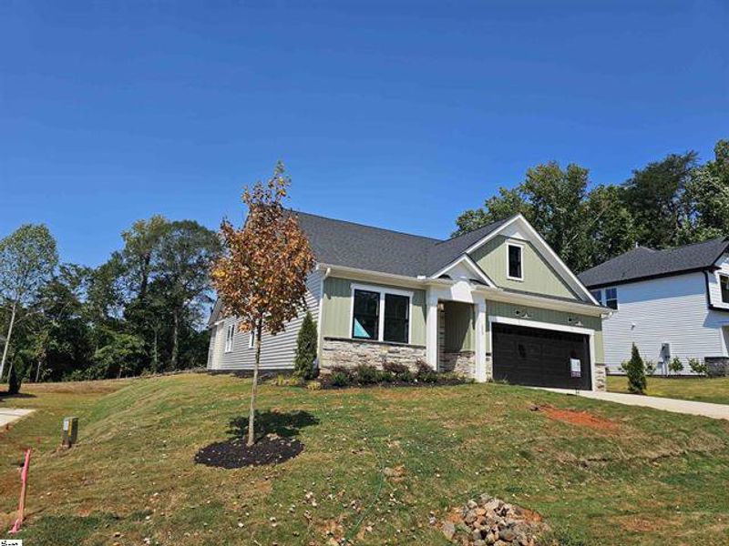 Image 16 of a home in South Park.