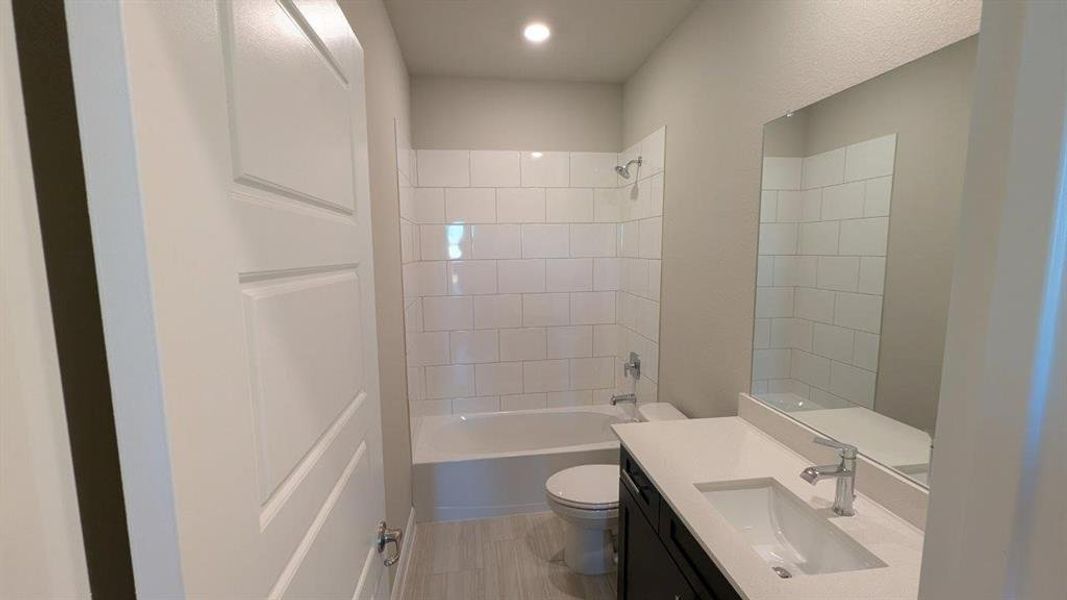 Furnished interior view inside a new home in Bella Vista, Granbury (Image 7). Furnished interior view inside a new home in Bella Vista, Granbury (Image 7).