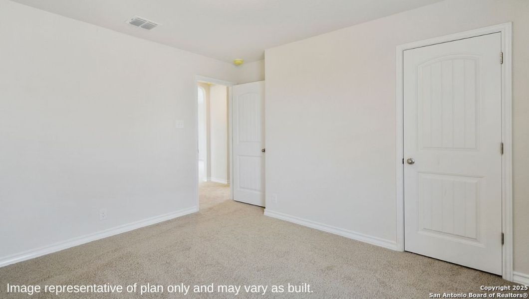 Spacious, unfurnished interior of a new home in The Canyons at Amhurst, San Antonio (Image 16).