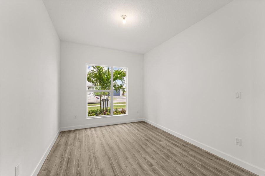 Spacious, unfurnished interior of a new home in Tradition - Kenley, Port St. Lucie (Image 13).