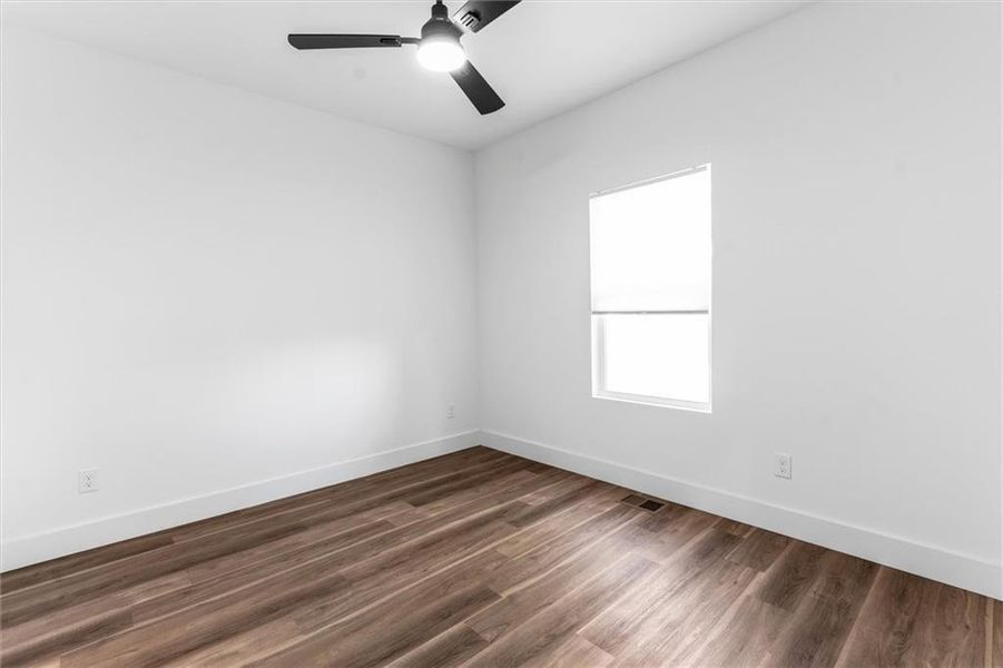 Spacious, unfurnished interior of a new home in , Atlanta (Image 78).