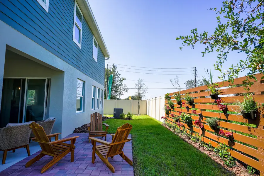 Representative exterior details of a home built from the Carlisle by Maronda Homes in Hontoon Reserve, Deland (Image 4).