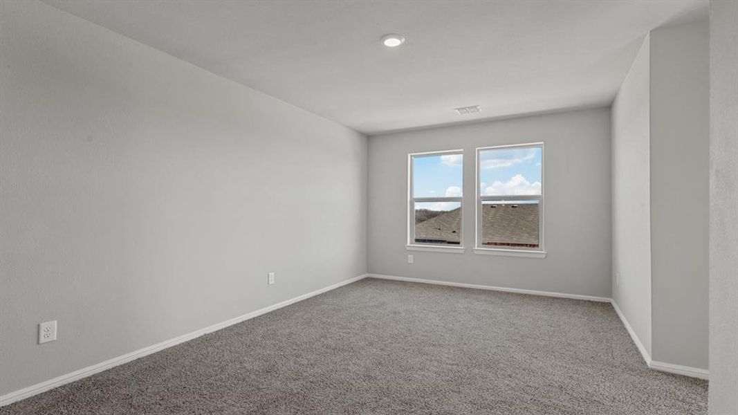 Spacious, unfurnished interior of a new home in Lonestar at Liberty Trails, Fort Worth (Image 35).