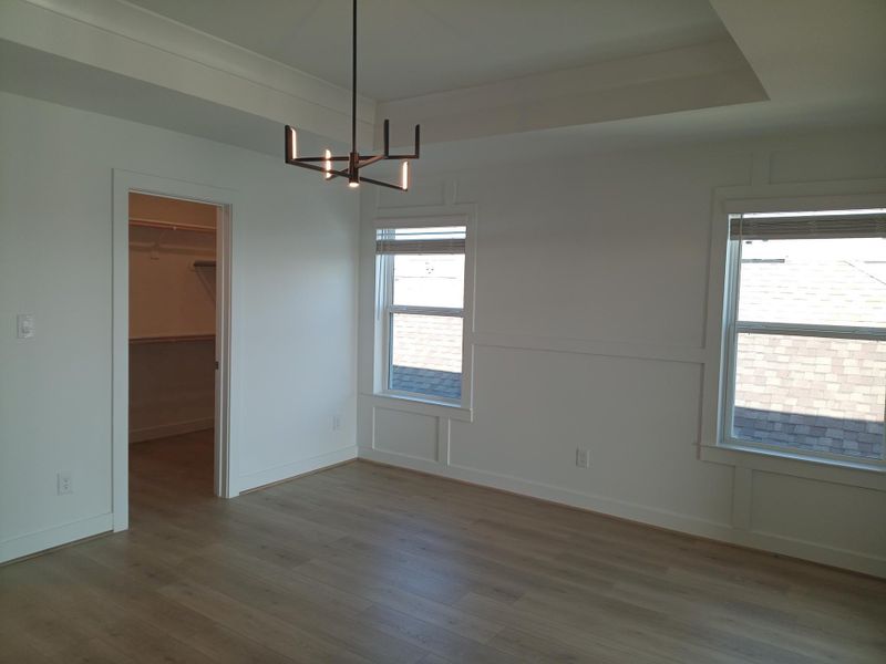 Spacious primary suite