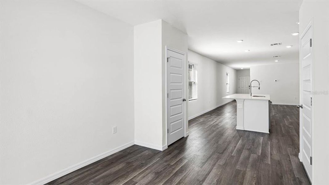 Spacious, unfurnished interior of a new home in , Winter Haven (Image 14).