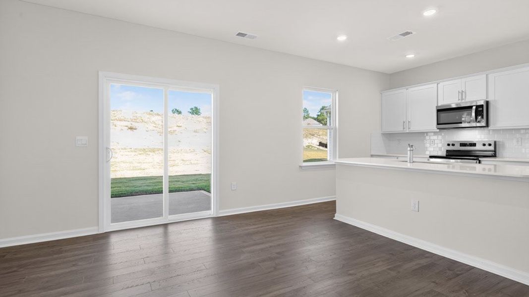 Spacious, unfurnished interior of a new home in Martin Farms, Aberdeen (Image 14).