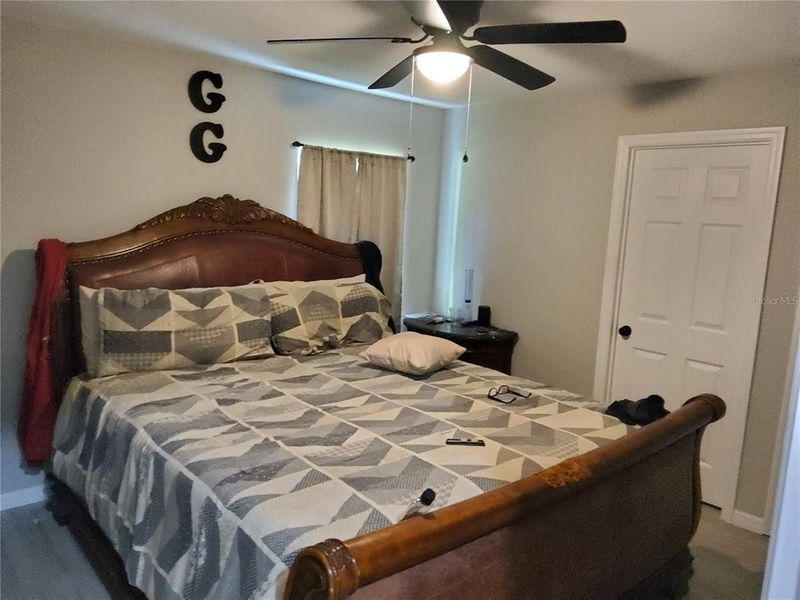 Furnished interior view inside a new home in , Ocklawaha (Image 18).