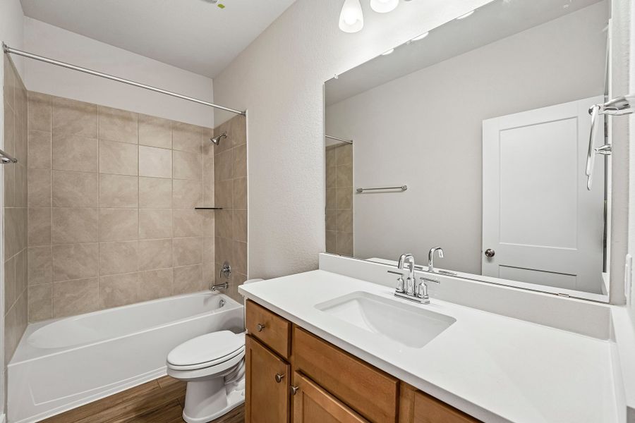 Furnished interior view inside a new home in Three Creeks, Belton (Image 7).
