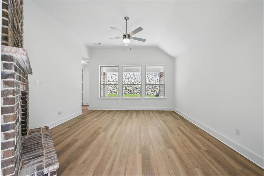 4289SantuaryROYCA007