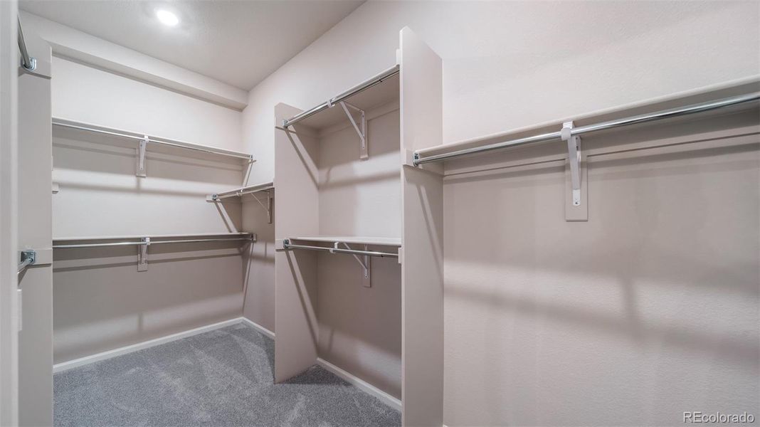 Spacious, unfurnished interior of a new home in , Aurora (Image 21).