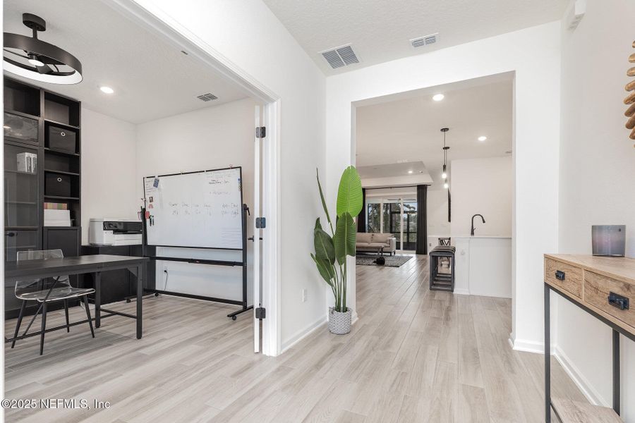 Furnished interior view inside a new home in Hyland Trail, Green Cove Springs (Image 34). Furnished interior view inside a new home in Hyland Trail, Green Cove Springs (Image 34).