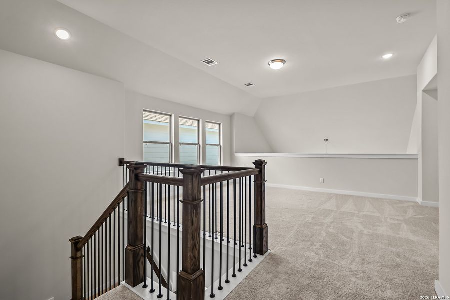 Spacious, unfurnished interior of a new home in Stillwater Ranch, San Antonio (Image 38).