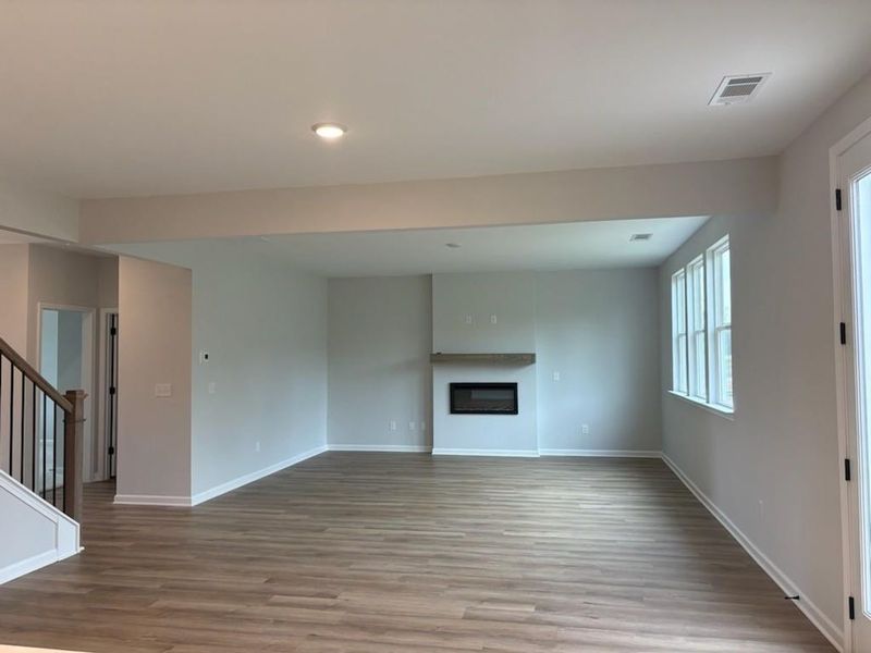 Spacious, unfurnished interior of a new home in Cedar Farms, Winder (Image 9).