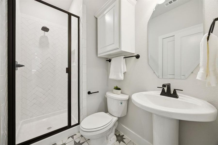 Furnished interior view inside a new home in , Frisco (Image 27).