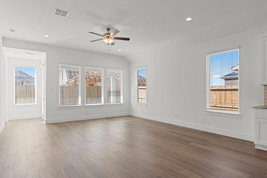 Spacious, unfurnished interior of a new home in Westland Ranch 60' Homesites, League City (Image 28). Spacious, unfurnished interior of a new home in Westland Ranch 60' Homesites, League City (Image 28).