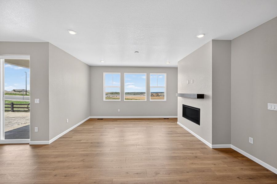 Spacious, unfurnished interior of a new home in Macanta, Castle Rock (Image 10). Spacious, unfurnished interior of a new home in Macanta, Castle Rock (Image 10).