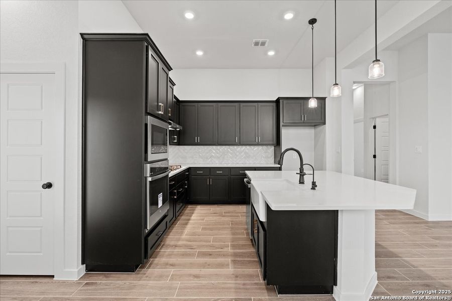Furnished interior view inside a new home in Stream Waters, Seguin (Image 10). Furnished interior view inside a new home in Stream Waters, Seguin (Image 10).