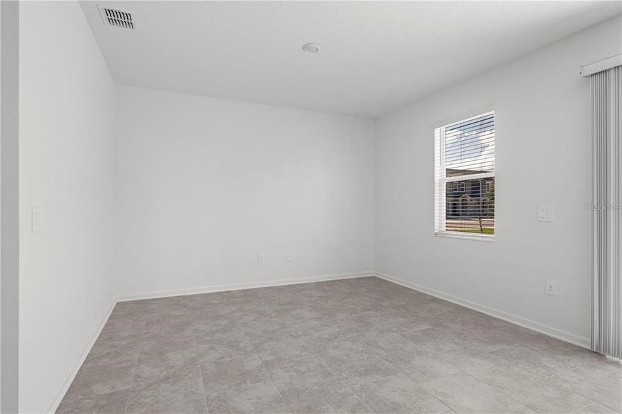 Spacious, unfurnished interior of a new home in , Davenport (Image 20).