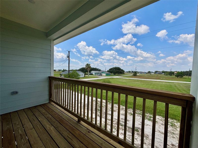 Exterior details and patio area of a home in , Palacios (Image 21).