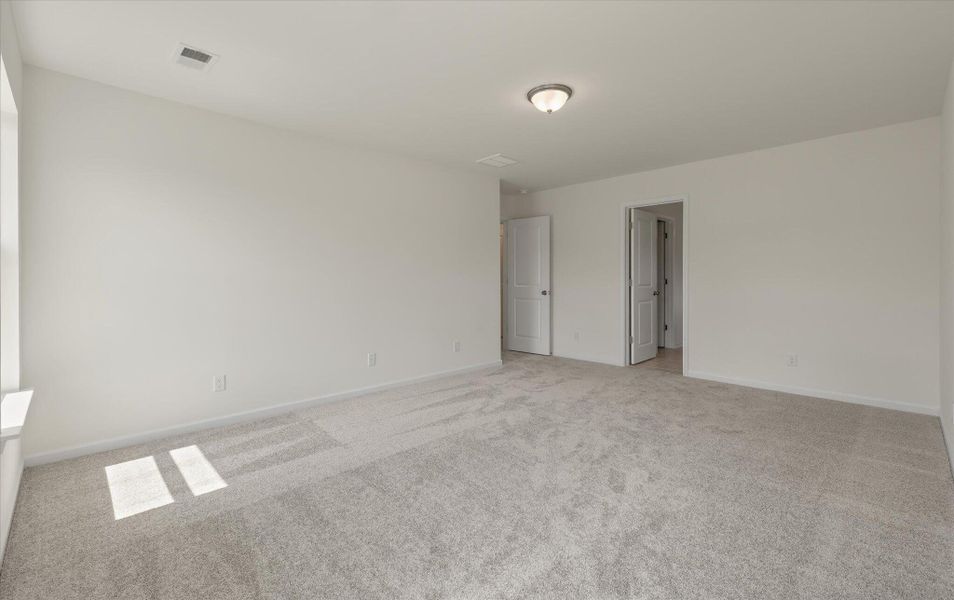 Spacious, unfurnished interior of a new home in Oakley Pointe, Moncks Corner (Image 23).