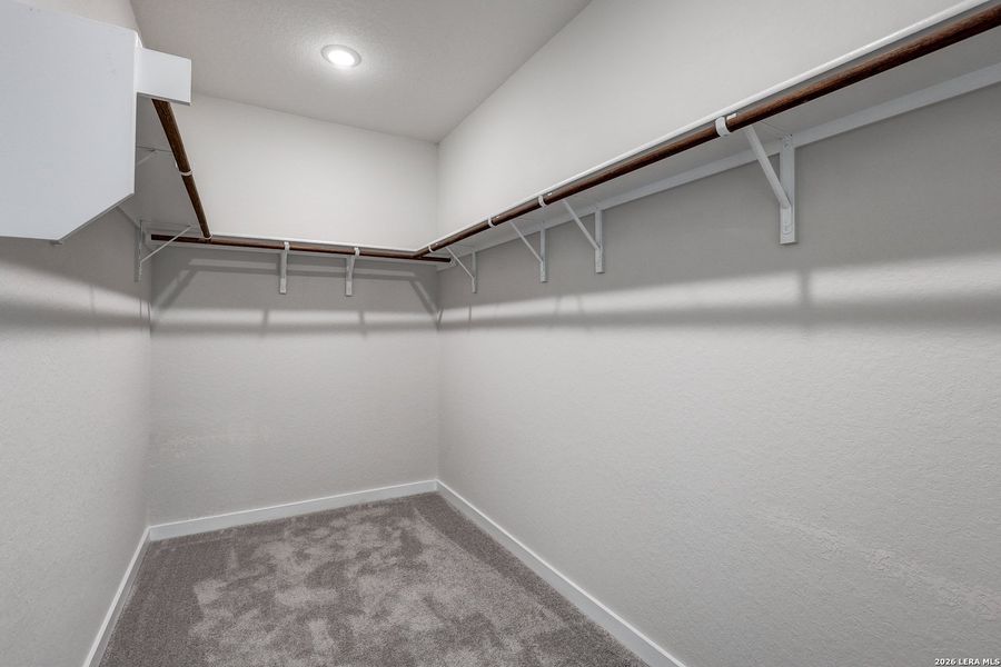 Spacious, unfurnished interior of a new home in Hiddenbrooke, Seguin (Image 11).