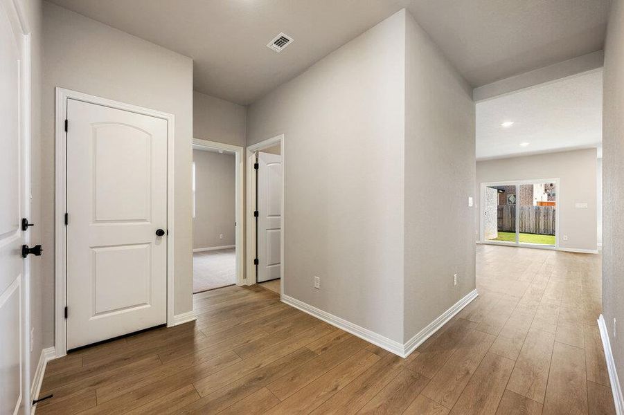 Spacious, unfurnished interior of a new home in Berry Creek Highlands, Georgetown (Image 34). Spacious, unfurnished interior of a new home in Berry Creek Highlands, Georgetown (Image 34).