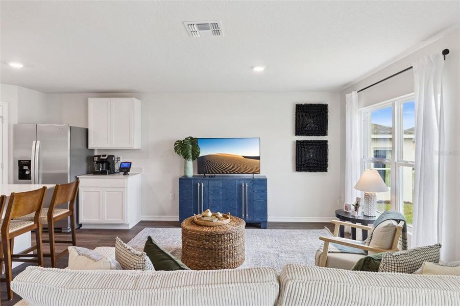Furnished interior view inside a new home in Willowbrook South, Winter Haven (Image 4). Furnished interior view inside a new home in Willowbrook South, Winter Haven (Image 4).